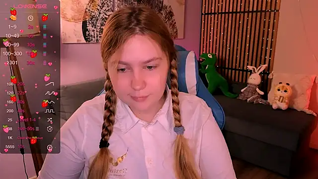 Snapshot of Ellie_Wellie chatting on 09-19-25, 08:20 Ellie Wellie online show from 09-19-25, 08:20