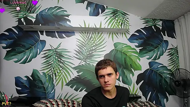 Snapshot of Gurvinder_1 chatting on 02-18-25, 02:16 Gurvinder 1 online show from 02-18-25, 02:16