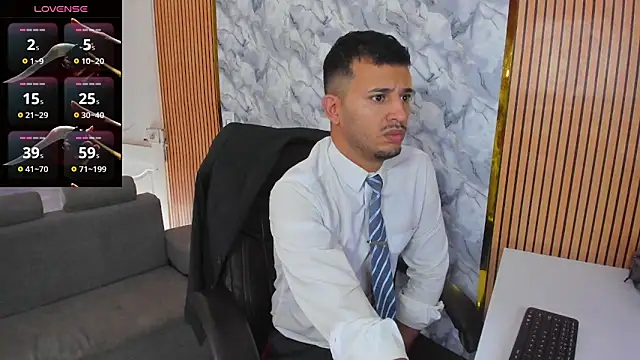 Snapshot of Hideintheoffice chatting on 11-11-25, 03:56 Hideintheoffice online show from 11-11-25, 03:56