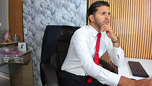 Hideintheoffice online show from 03-11-26, 11:49