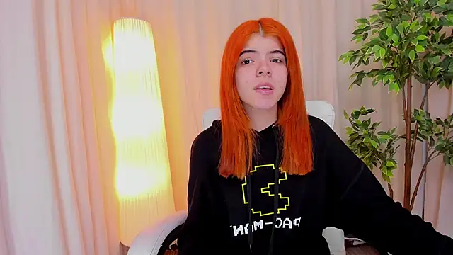 Snapshot of Maddy_bennet chatting on 02-18-25, 03:53 Maddy bennet online show from 02-18-25, 03:53