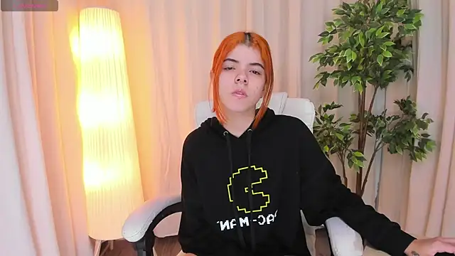 Snapshot of Maddy_bennet chatting on 02-27-25, 10:26 Maddy bennet online show from 02-27-25, 10:26