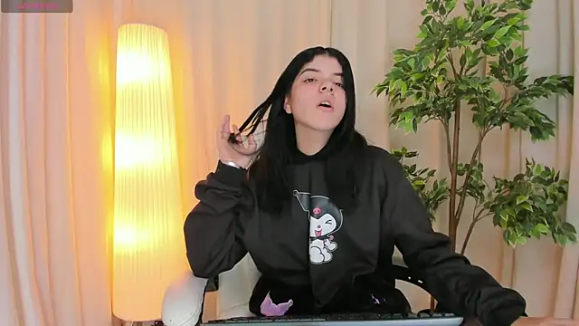 Snapshot of Maddy_bennet chatting on 03-06-25, 07:14 Maddy bennet online show from 03-06-25, 07:14