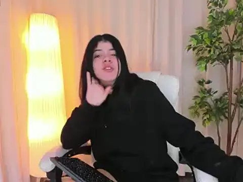 Snapshot of Maddy_bennet chatting on 03-12-25, 08:08 Maddy bennet online show from 03-12-25, 08:08