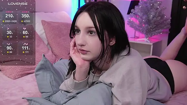 Snapshot of Lissa_Meow_ chatting on 12-22-24, 04:06 Lissa Meow online show from 12-22-24, 04:06