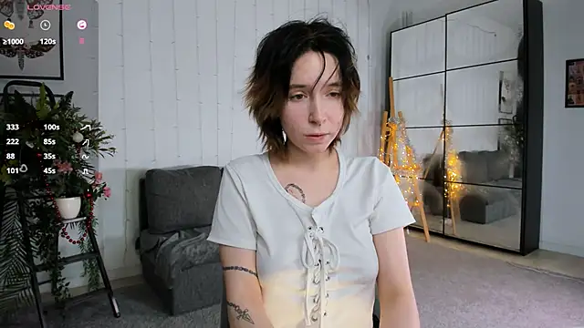 lilithlunna online show from 12-27-24, 05:31