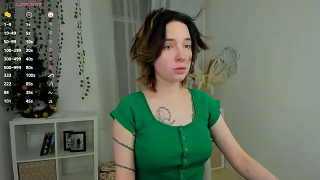 lilithlunna online show from 12-30-24, 11:28