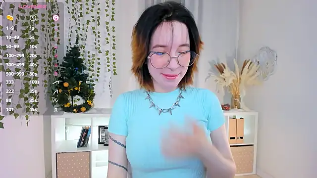 lilithlunna online show from 01-04-25, 10:24