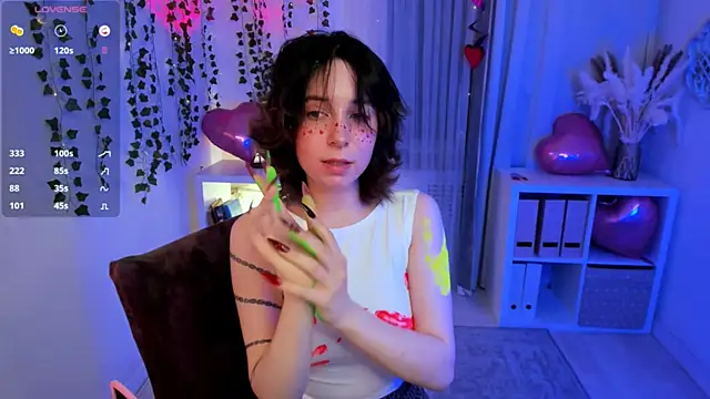 lilithlunna online show from 02-16-25, 01:03