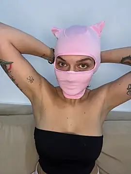 Nikki Hoee online show from 10-26-25, 06:36