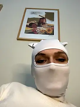 Nikki Hoee online show from 12-14-25, 06:01