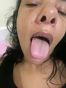 briannaa557 online show from 12-22-24, 09:44