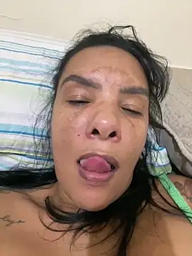 briannaa557 online show from 12-31-24, 06:46