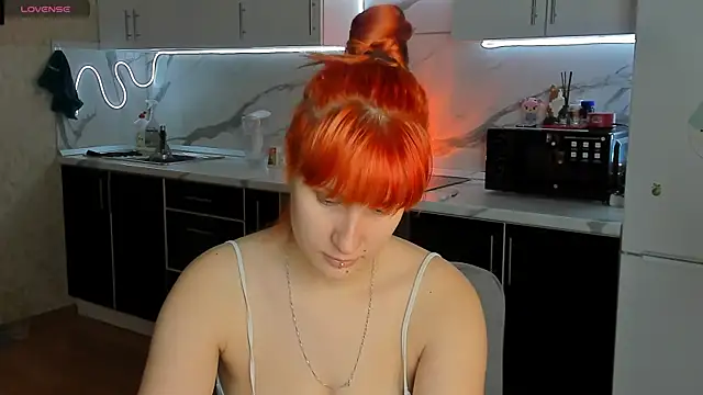 Snapshot of Sweet_white_chocolate chatting on 12-05-25, 08:34 Sweet white chocolate online show from 12-05-25, 08:34