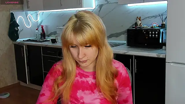 Snapshot of Sweet_white_chocolate chatting on 03-04-26, 09:04 Sweet white chocolate online show from 03-04-26, 09:04