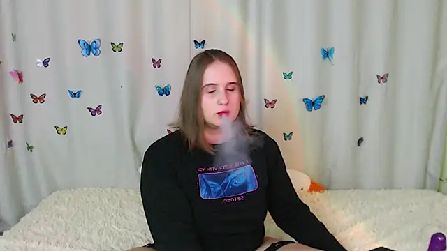 Snapshot of Phantommira chatting on 02-05-25, 10:33 Phantommira online show from 02-05-25, 10:33