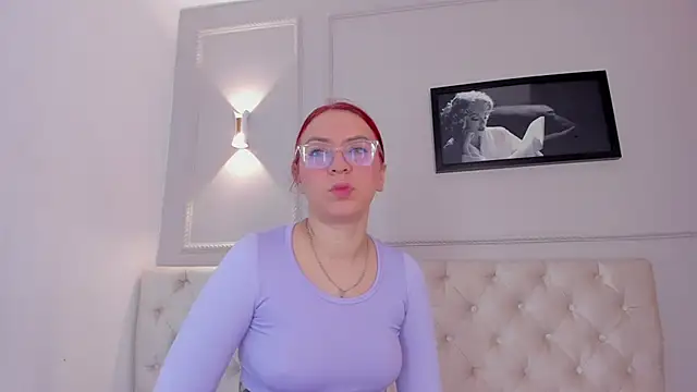 Snapshot of anniemartinezz chatting on 02-13-25, 12:32 anniemartinezz online show from 02-13-25, 12:32