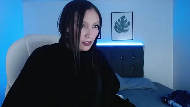 mia collens online show from 09-19-25, 02:46