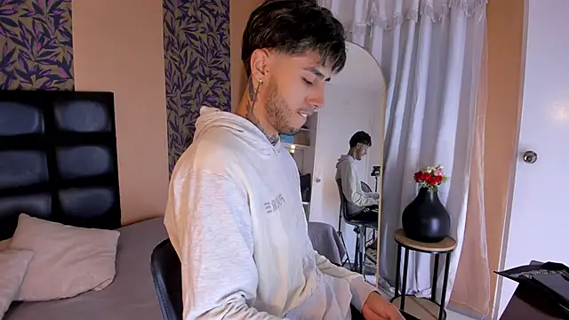 Snapshot of hinata_itachi chatting on 02-19-26, 03:57 hinata itachi online show from 02-19-26, 03:57