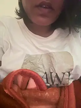 Snapshot of priyadevi17 chatting on 01-25-25, 11:44 priyadevi17 online show from 01-25-25, 11:44