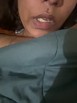 Snapshot of priyadevi17 chatting on 03-01-25, 10:31 priyadevi17 online show from 03-01-25, 10:31