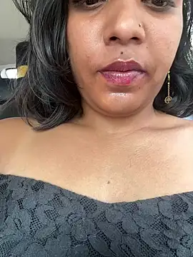 Snapshot of priyadevi17 chatting on 03-05-25, 12:38 priyadevi17 online show from 03-05-25, 12:38