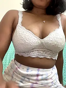 Snapshot of priyadevi17 chatting on 09-24-25, 08:45 priyadevi17 online show from 09-24-25, 08:45