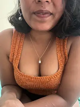 Snapshot of priyadevi17 chatting on 09-26-25, 09:02 priyadevi17 online show from 09-26-25, 09:02