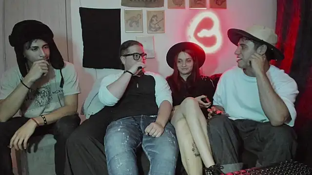 Snapshot of Antonello_Vannucci chatting on 01-10-25, 01:21 Antonello Vannucci online show from 01-10-25, 01:21