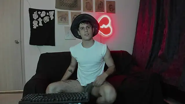 Snapshot of Antonello_Vannucci chatting on 01-10-25, 08:04 Antonello Vannucci online show from 01-10-25, 08:04