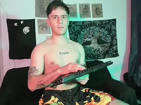 Snapshot of Antonello_Vannucci chatting on 02-10-25, 09:15 Antonello Vannucci online show from 02-10-25, 09:15