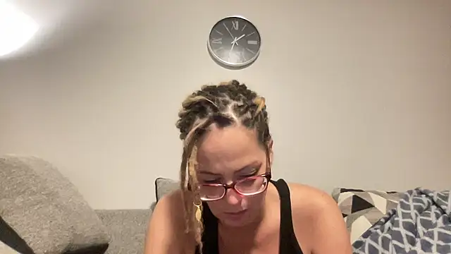 Snapshot of skarfos1babe69 chatting on 12-29-24, 06:24 skarfos1babe69 online show from 12-29-24, 06:24