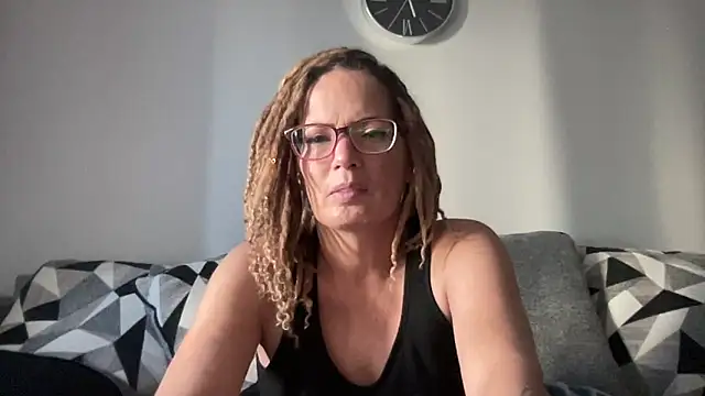 Snapshot of skarfos1babe69 chatting on 12-29-24, 10:03 skarfos1babe69 online show from 12-29-24, 10:03