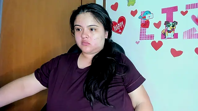 Snapshot of lizzie_c chatting on 02-17-25, 11:20 lizzie c online show from 02-17-25, 11:20