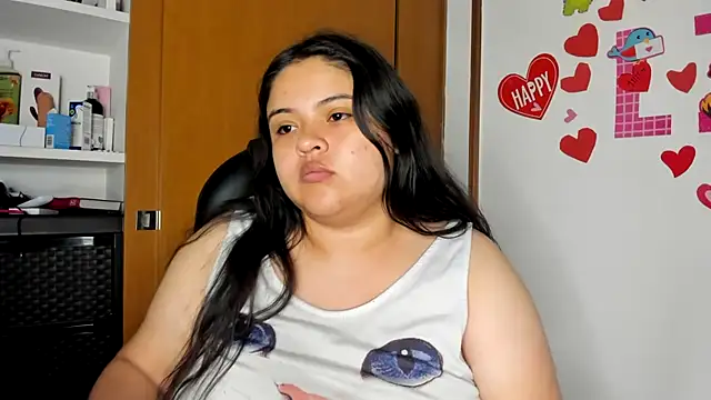 Snapshot of lizzie_c chatting on 02-19-25, 11:25 lizzie c online show from 02-19-25, 11:25