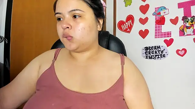 Snapshot of lizzie_c chatting on 02-23-25, 07:17 lizzie c online show from 02-23-25, 07:17