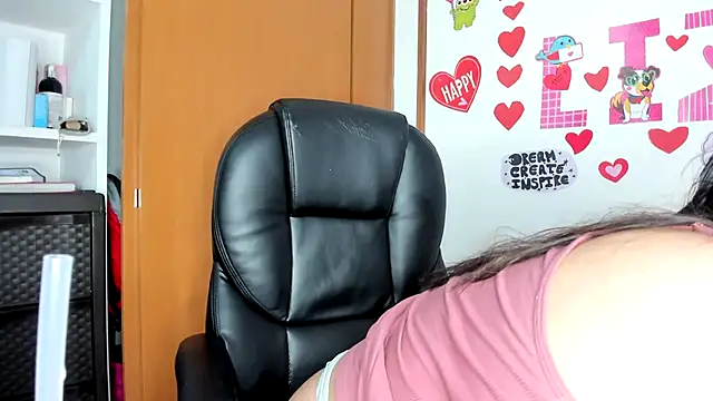 Snapshot of lizzie_c chatting on 03-02-25, 02:08 lizzie c online show from 03-02-25, 02:08