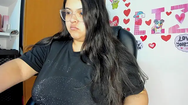 Snapshot of lizzie_c chatting on 03-08-25, 06:43 lizzie c online show from 03-08-25, 06:43