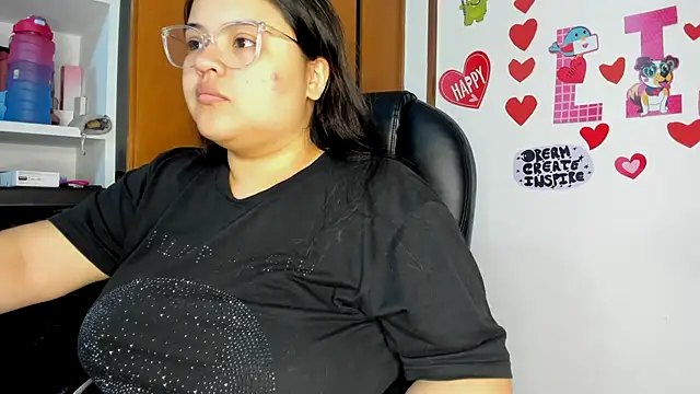 Snapshot of lizzie_c chatting on 03-08-25, 11:39 lizzie c online show from 03-08-25, 11:39