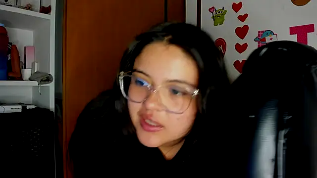 Snapshot of lizzie_c chatting on 03-09-25, 08:51 lizzie c online show from 03-09-25, 08:51