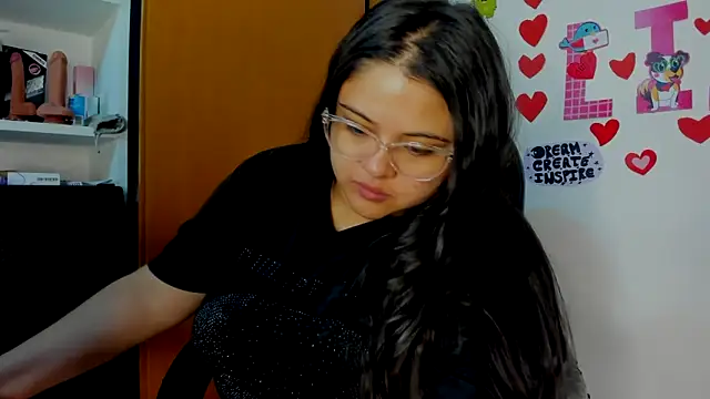 Snapshot of lizzie_c chatting on 03-09-25, 11:35 lizzie c online show from 03-09-25, 11:35