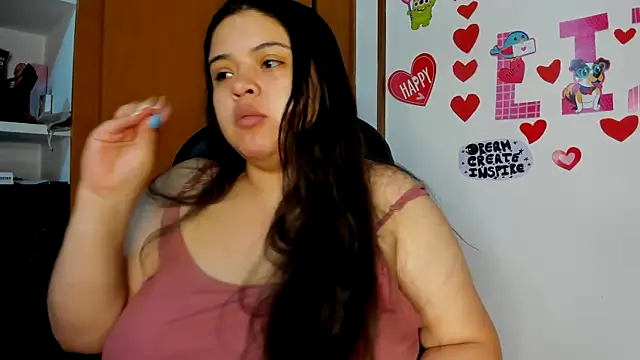 Snapshot of lizzie_c chatting on 03-11-25, 01:05 lizzie c online show from 03-11-25, 01:05