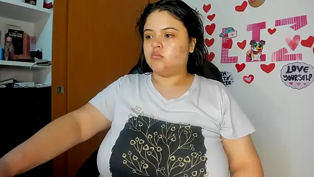 Snapshot of lizzie_c chatting on 03-14-25, 03:15 lizzie c online show from 03-14-25, 03:15