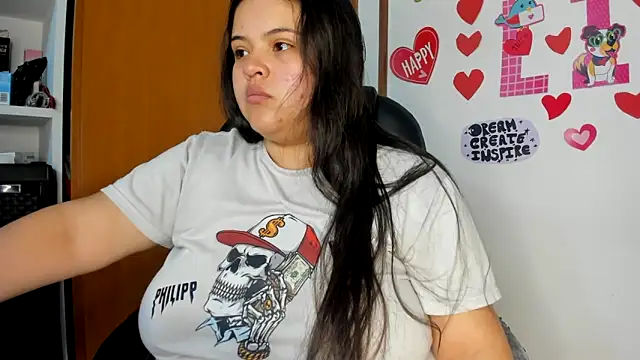 Snapshot of lizzie_c chatting on 03-18-25, 02:15 lizzie c online show from 03-18-25, 02:15