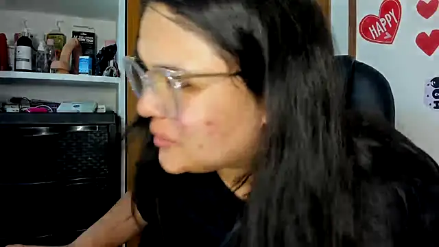 Snapshot of lizzie_c chatting on 03-19-25, 07:29 lizzie c online show from 03-19-25, 07:29