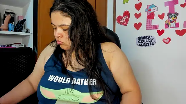 Snapshot of lizzie_c chatting on 03-21-25, 10:06 lizzie c online show from 03-21-25, 10:06