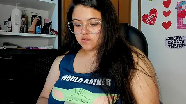 Snapshot of lizzie_c chatting on 03-22-25, 04:24 lizzie c online show from 03-22-25, 04:24