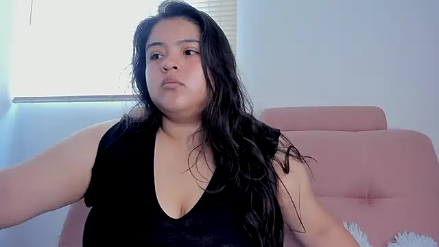 Snapshot of lizzie_c chatting on 10-29-25, 02:52 lizzie c online show from 10-29-25, 02:52