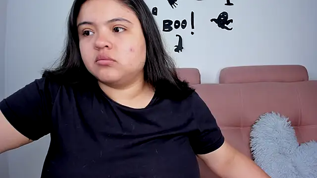 Snapshot of lizzie_c chatting on 11-05-25, 05:35 lizzie c online show from 11-05-25, 05:35