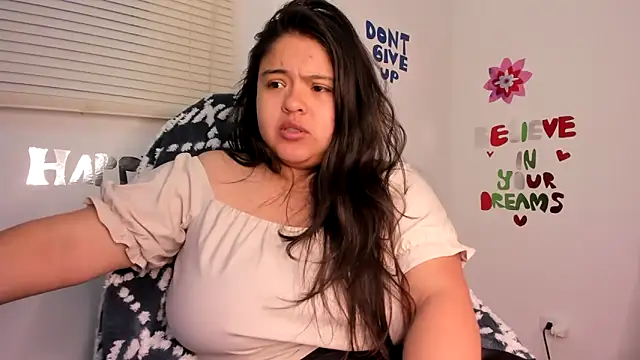 Snapshot of lizzie_c chatting on 11-15-25, 10:34 lizzie c online show from 11-15-25, 10:34